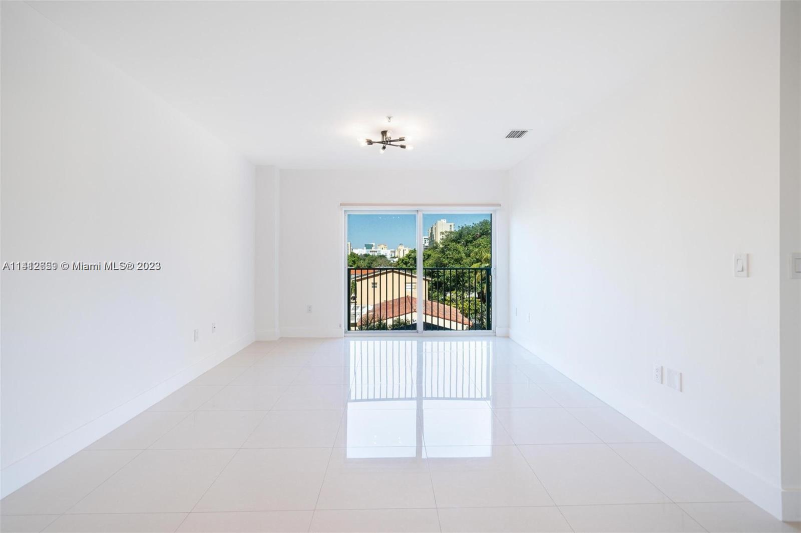 SHAMROCK BY THE GABLES CO - Residential Lease