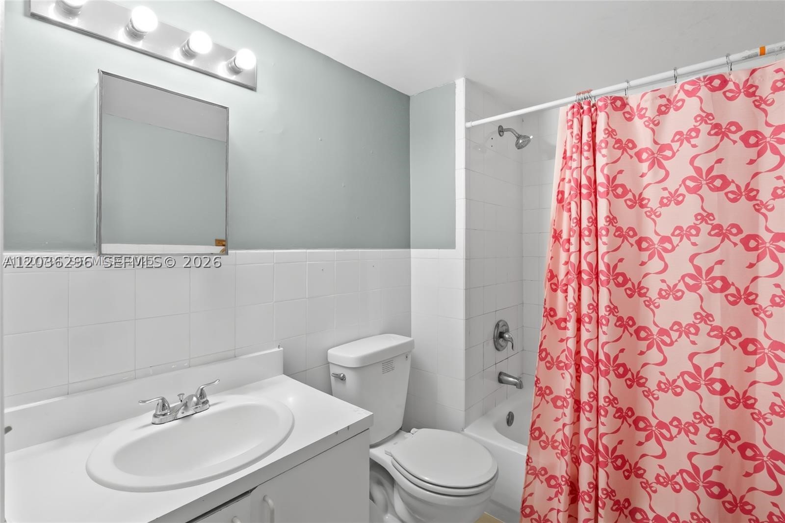 CASA GRANDE I TOWERS COND - Residential Lease