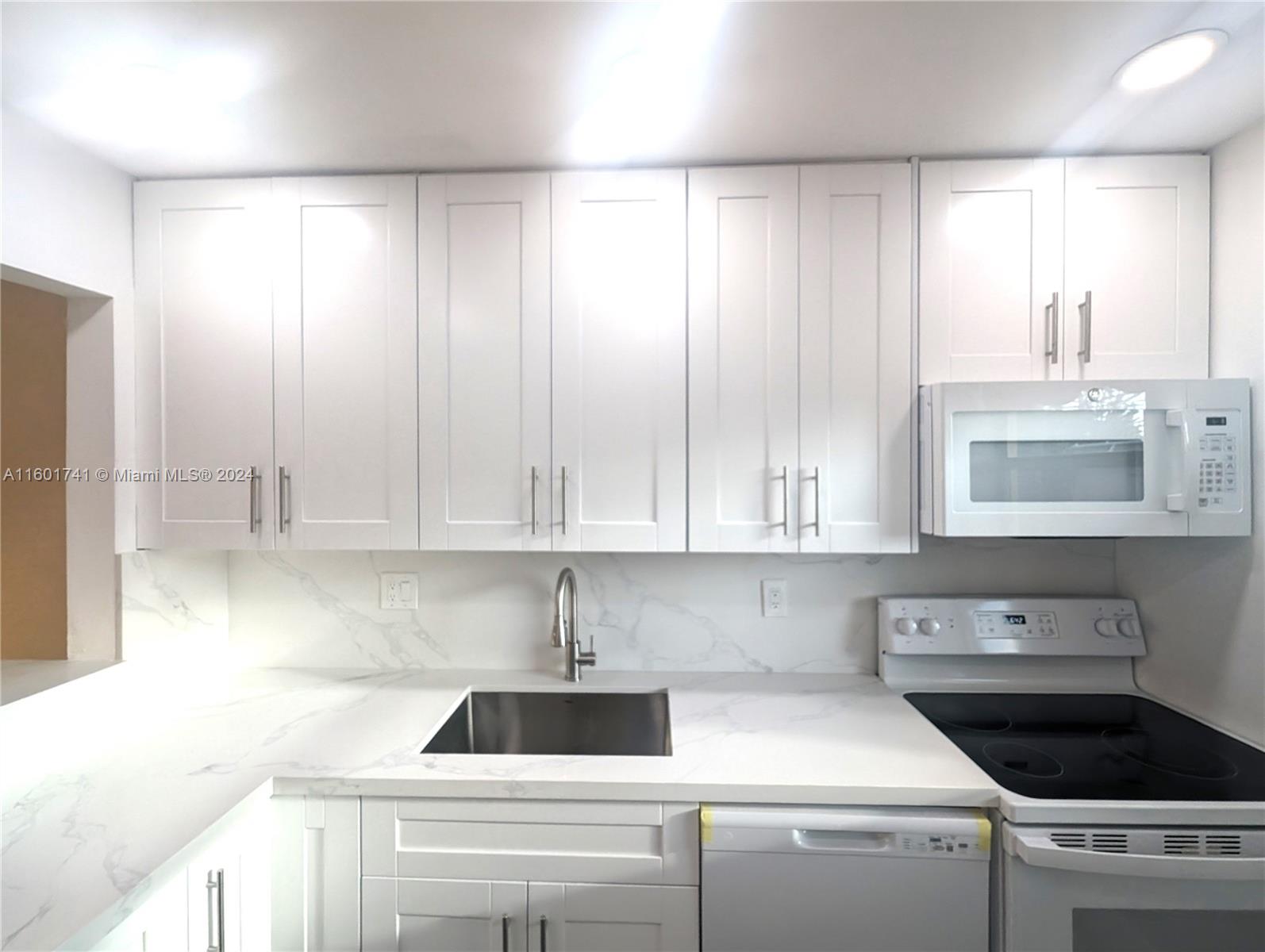 OXFORD CONDO - Residential