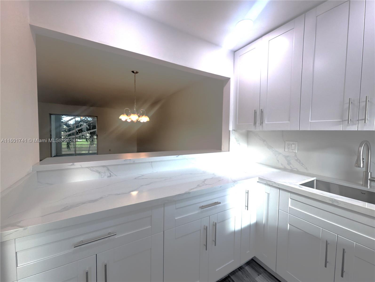 OXFORD CONDO - Residential