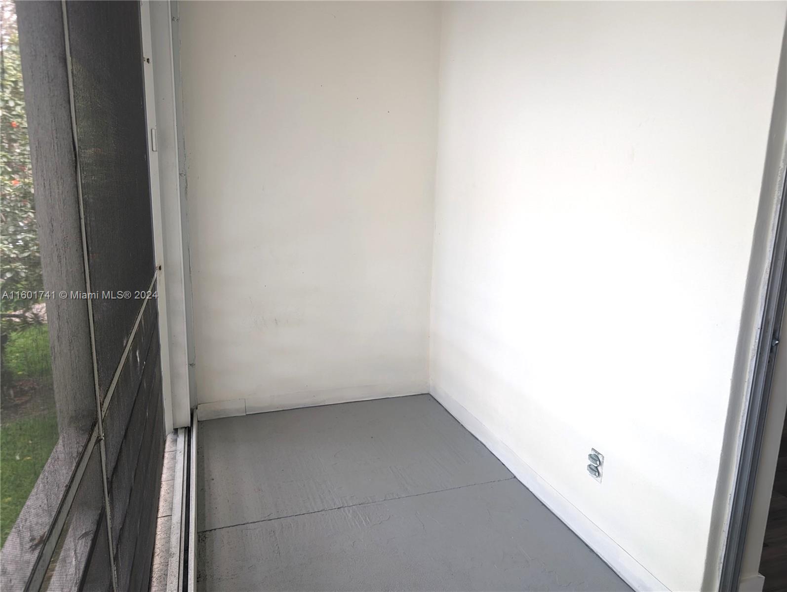 OXFORD CONDO - Residential