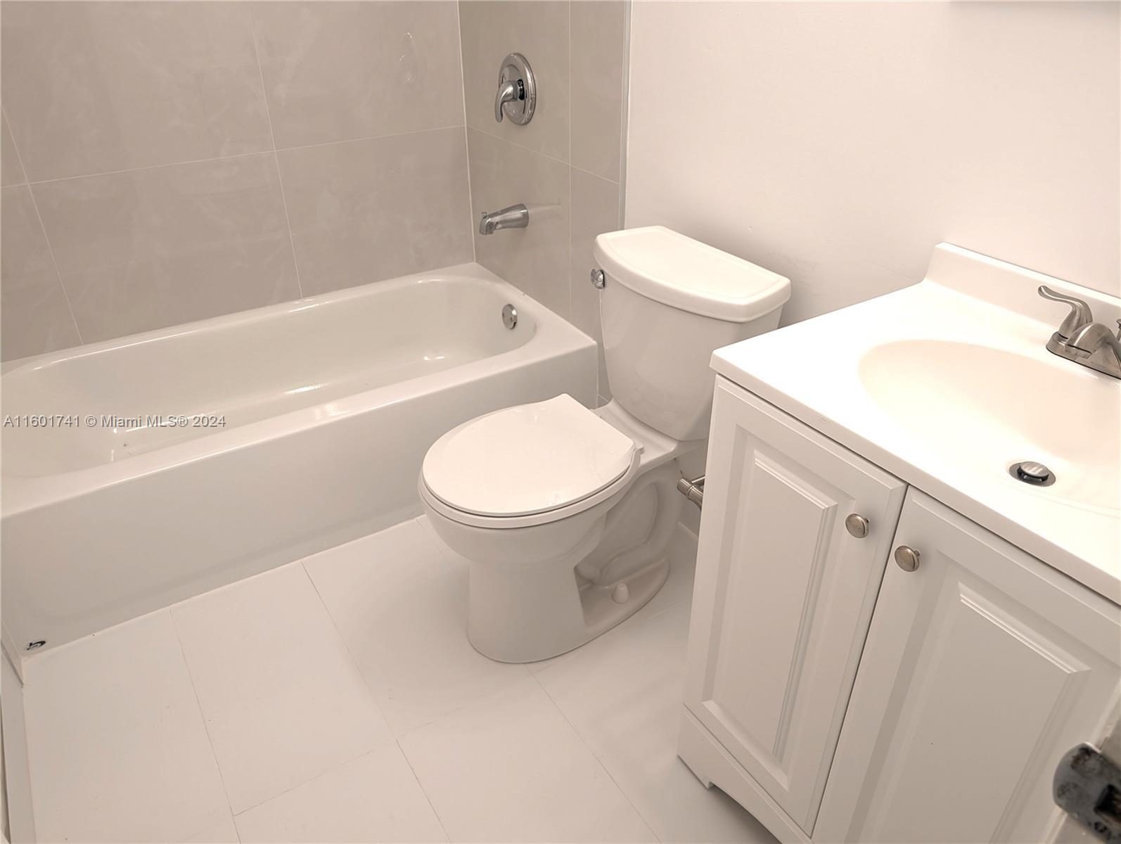 OXFORD CONDO - Residential