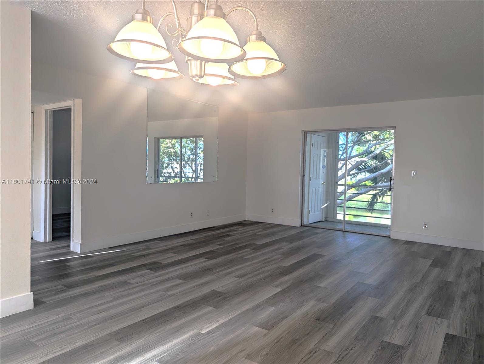 OXFORD CONDO - Residential