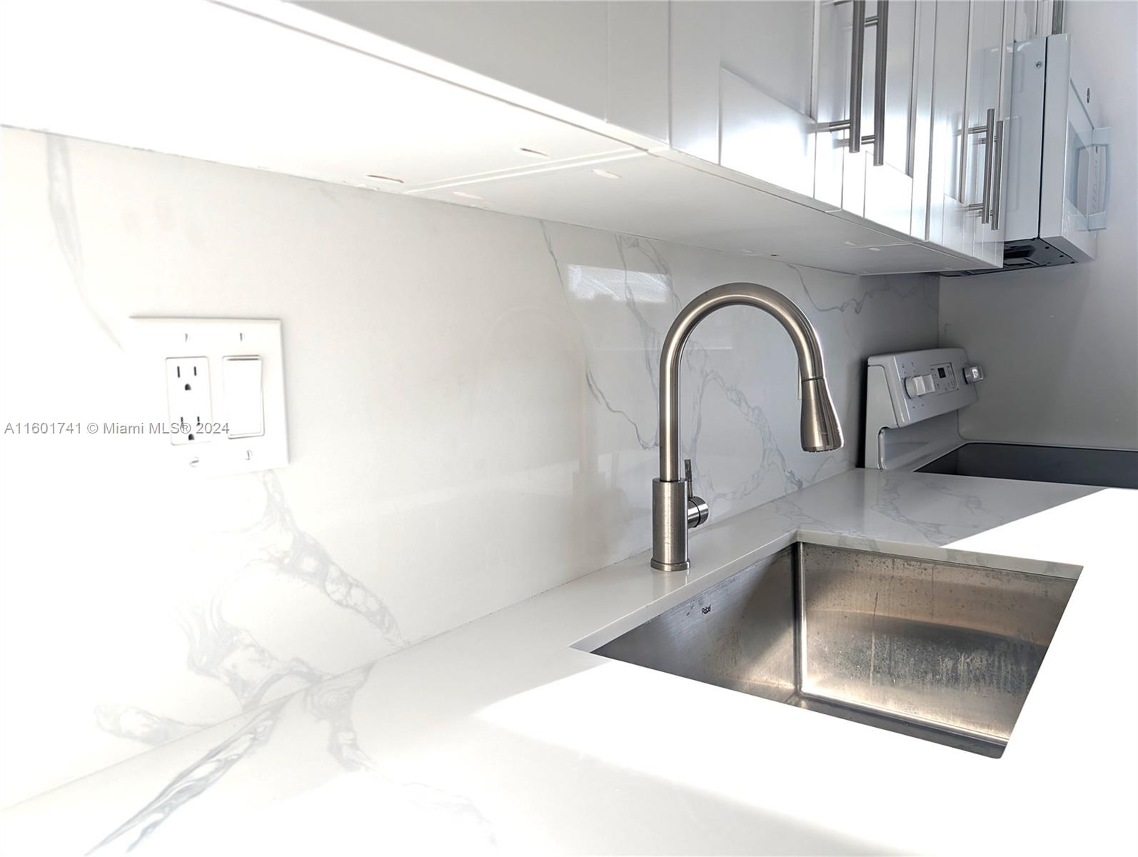 OXFORD CONDO - Residential