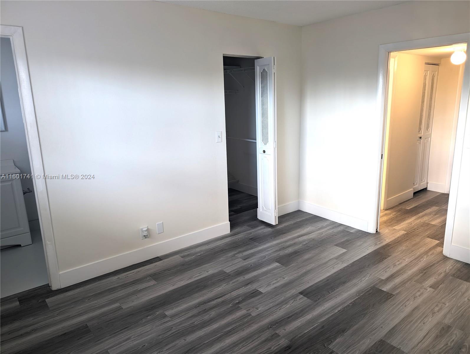 OXFORD CONDO - Residential