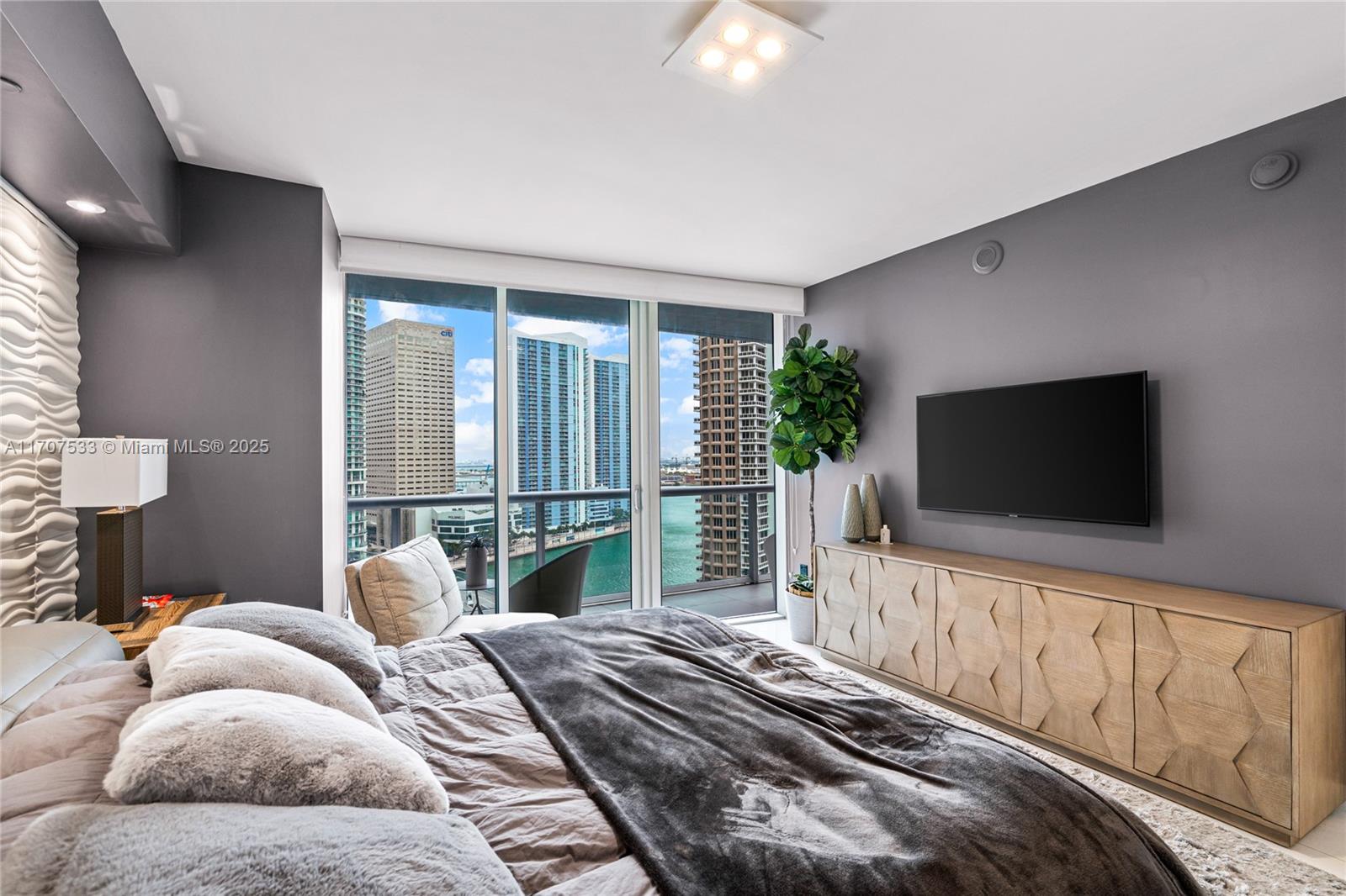 ICON BRICKELL NO TWO - Residential