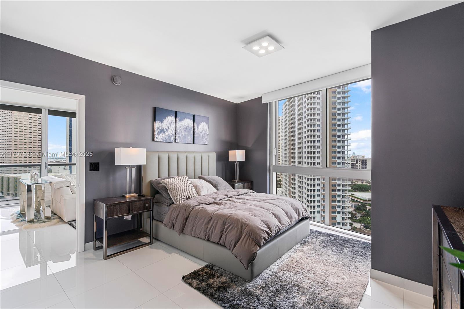 ICON BRICKELL NO TWO - Residential