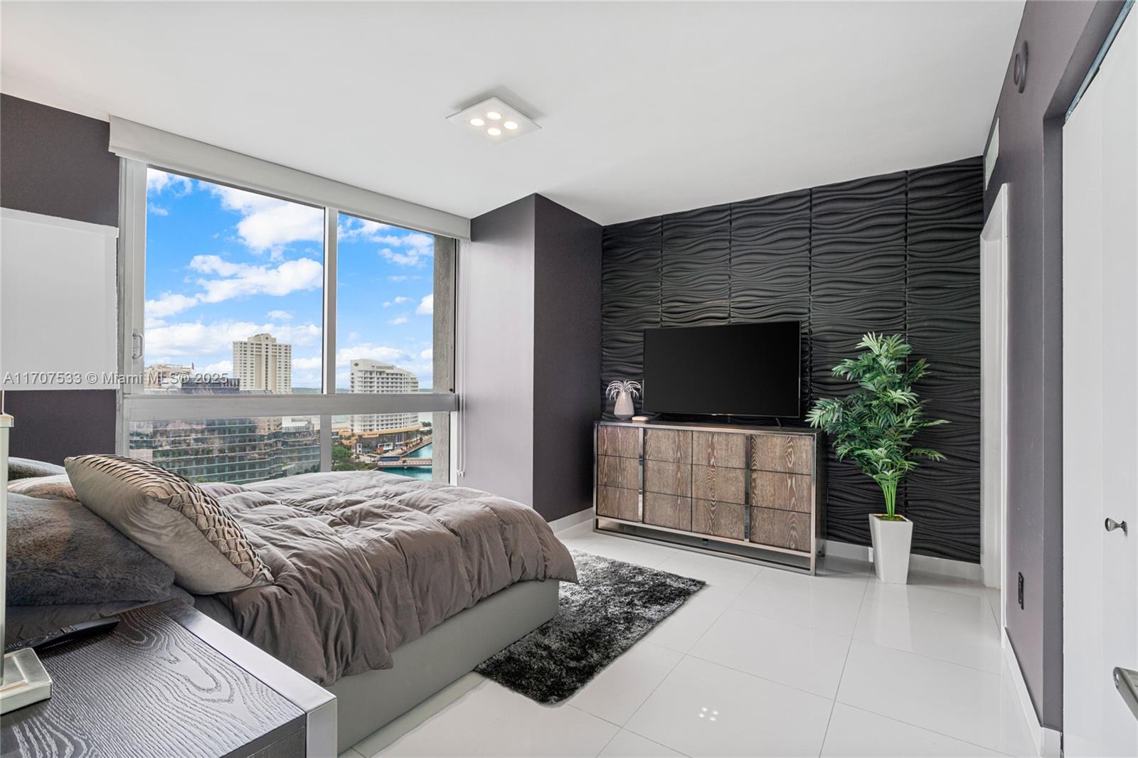 ICON BRICKELL NO TWO - Residential