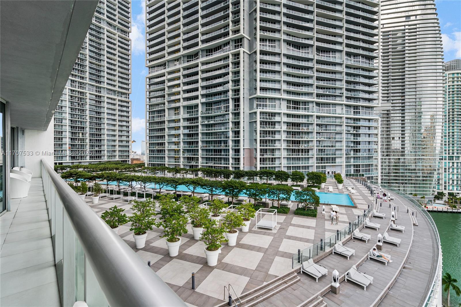 ICON BRICKELL NO TWO - Residential