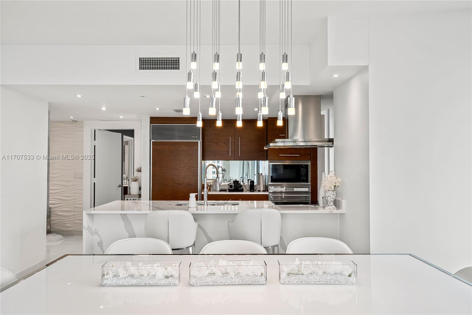 ICON BRICKELL NO TWO - Residential