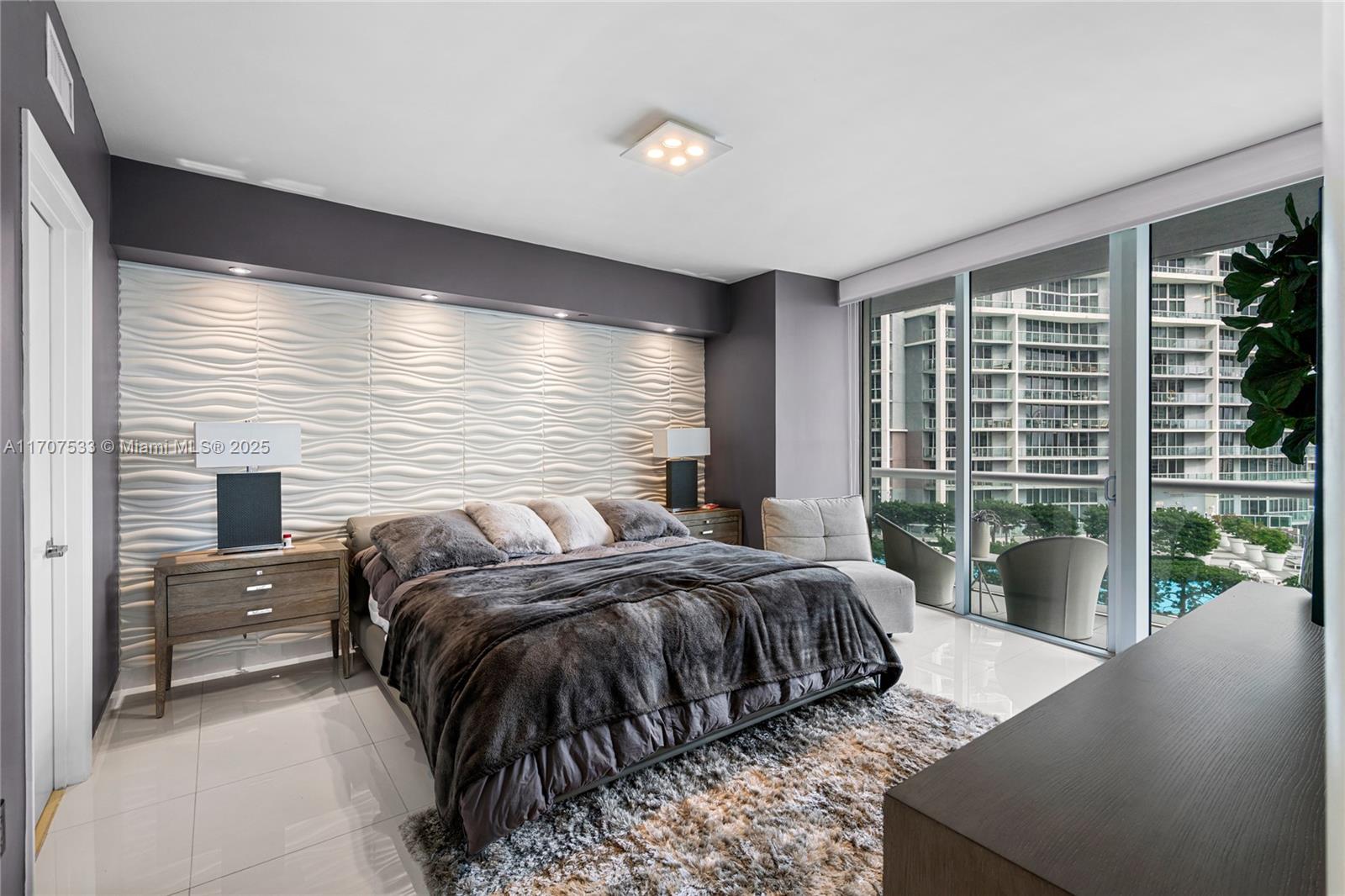ICON BRICKELL NO TWO - Residential
