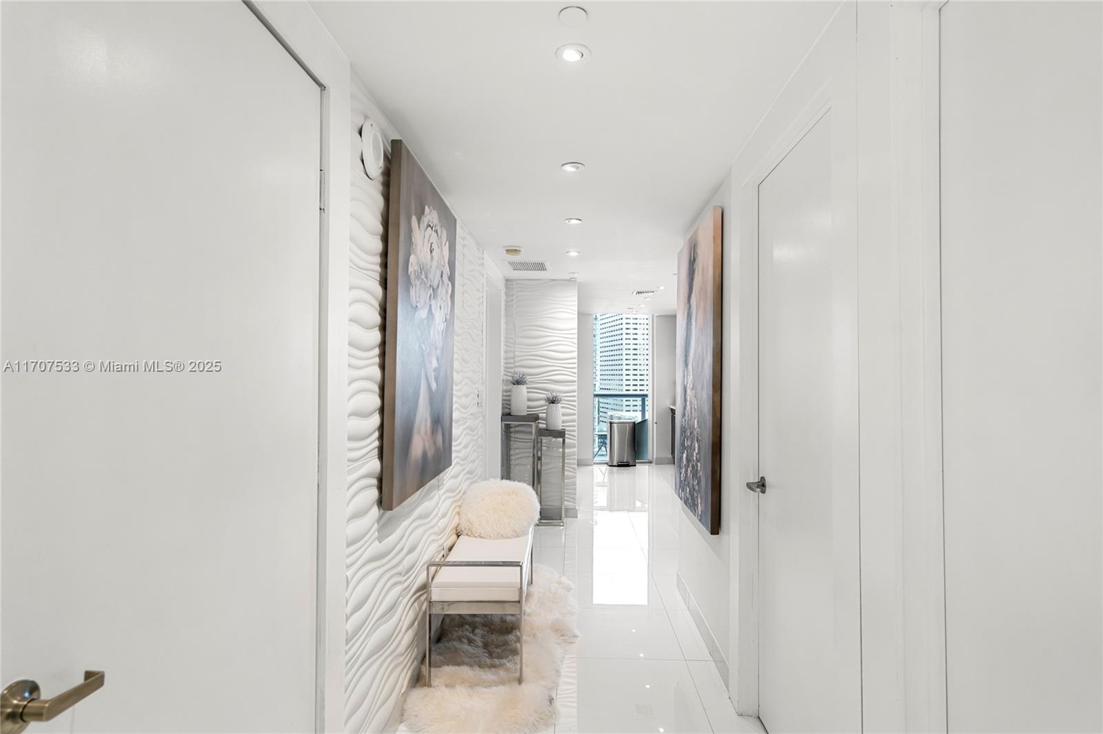 ICON BRICKELL NO TWO - Residential