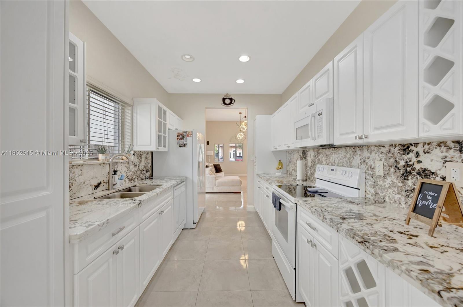 MARIANAS HOMES - Residential