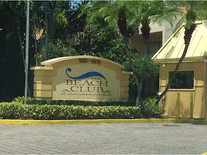 BEAUTIFUL LAKE FRONT ONE BEDROOM ONE BATH AND HALF BATH AT GATED COMMUNITY BRAND NEW APPLIANES WITH WASHER INSIDE UNIT GREAT AMMENITIES POOL, TENNIS COURT  RACKETBALL, CLUBHOUSE  AND MUCH MORE.