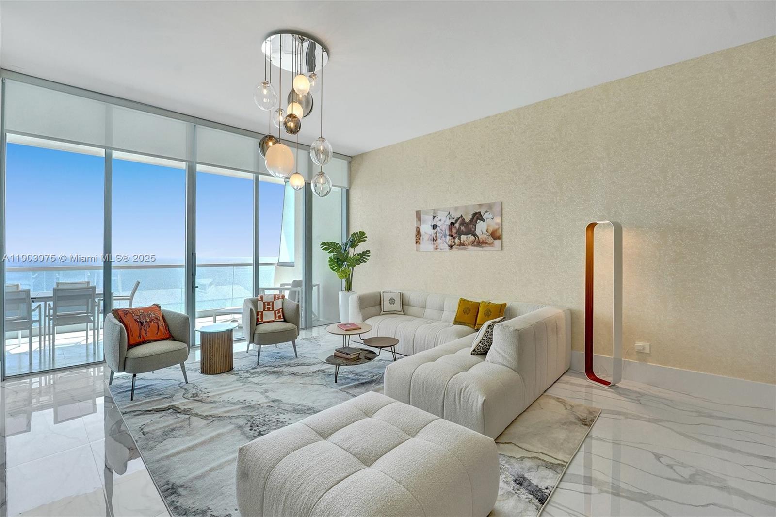 TURNBERRY OCEAN CLUB - Residential