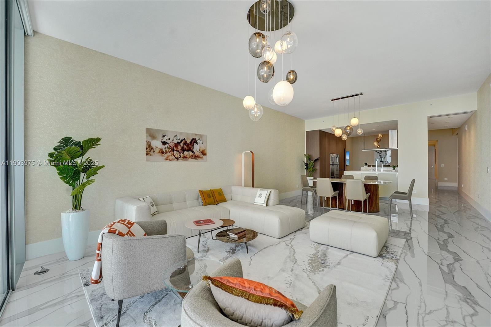TURNBERRY OCEAN CLUB - Residential