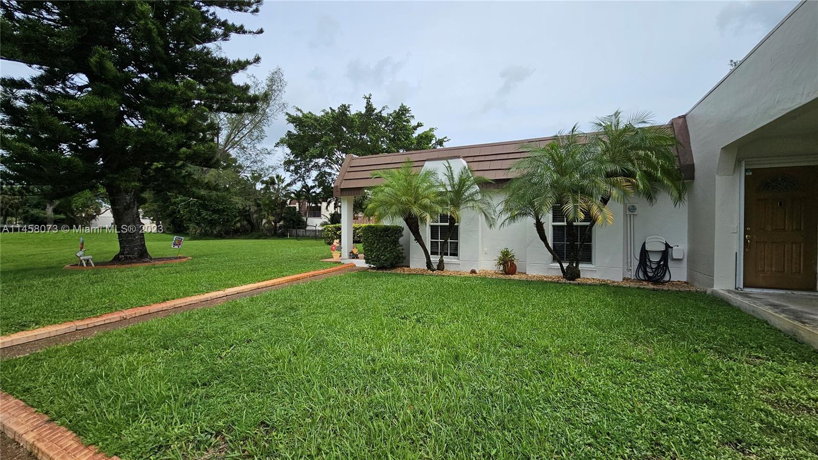 MIAMI LAKES GOLF COURSE V - Residential Lease