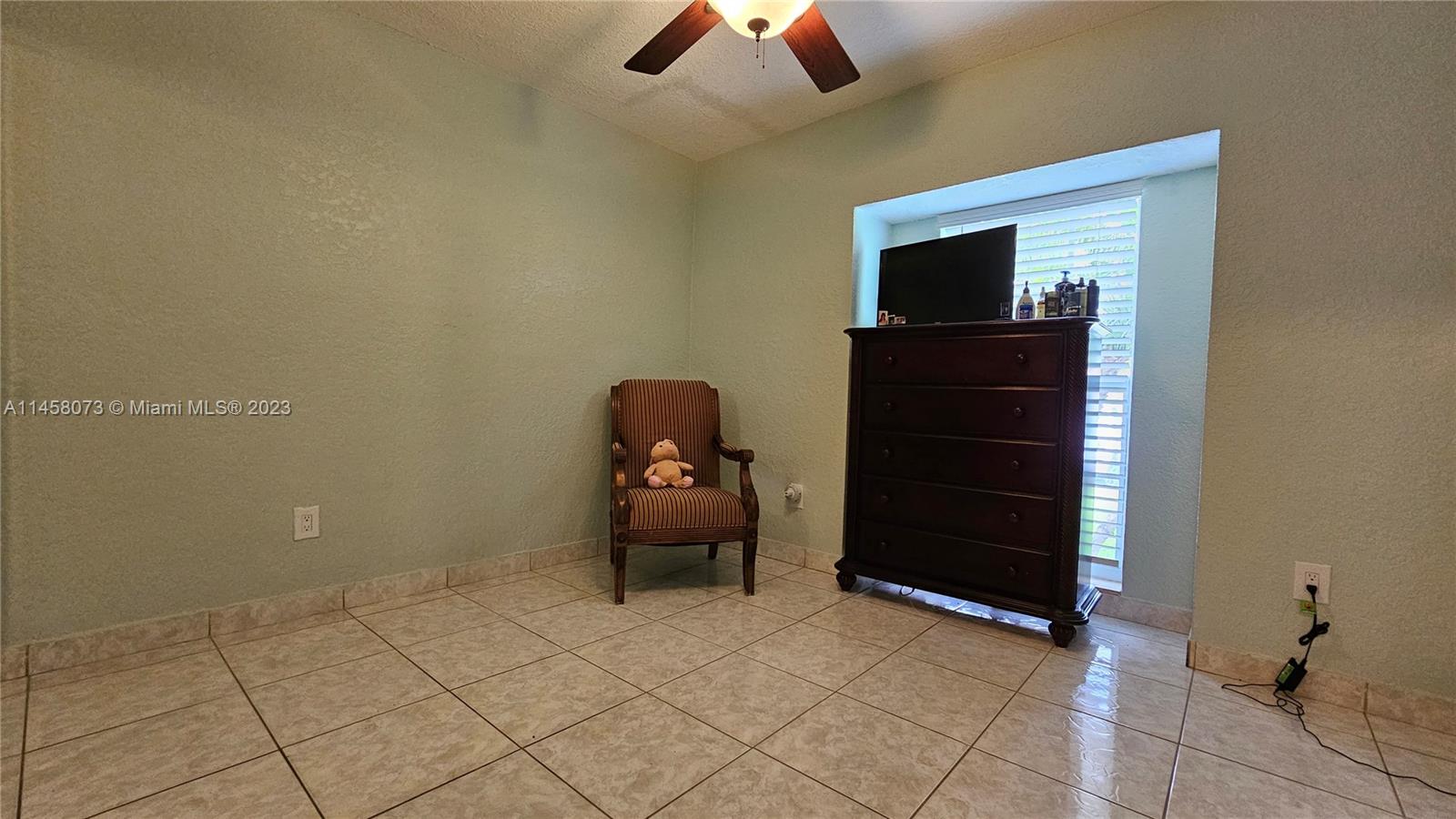MIAMI LAKES GOLF COURSE V - Residential Lease