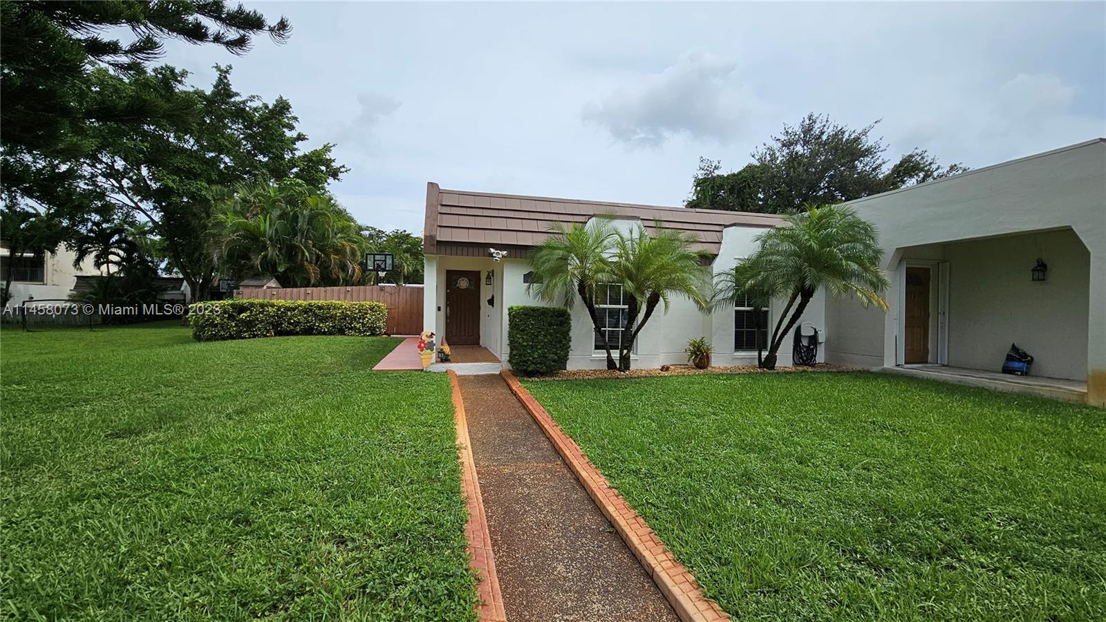 MIAMI LAKES GOLF COURSE V - Residential Lease