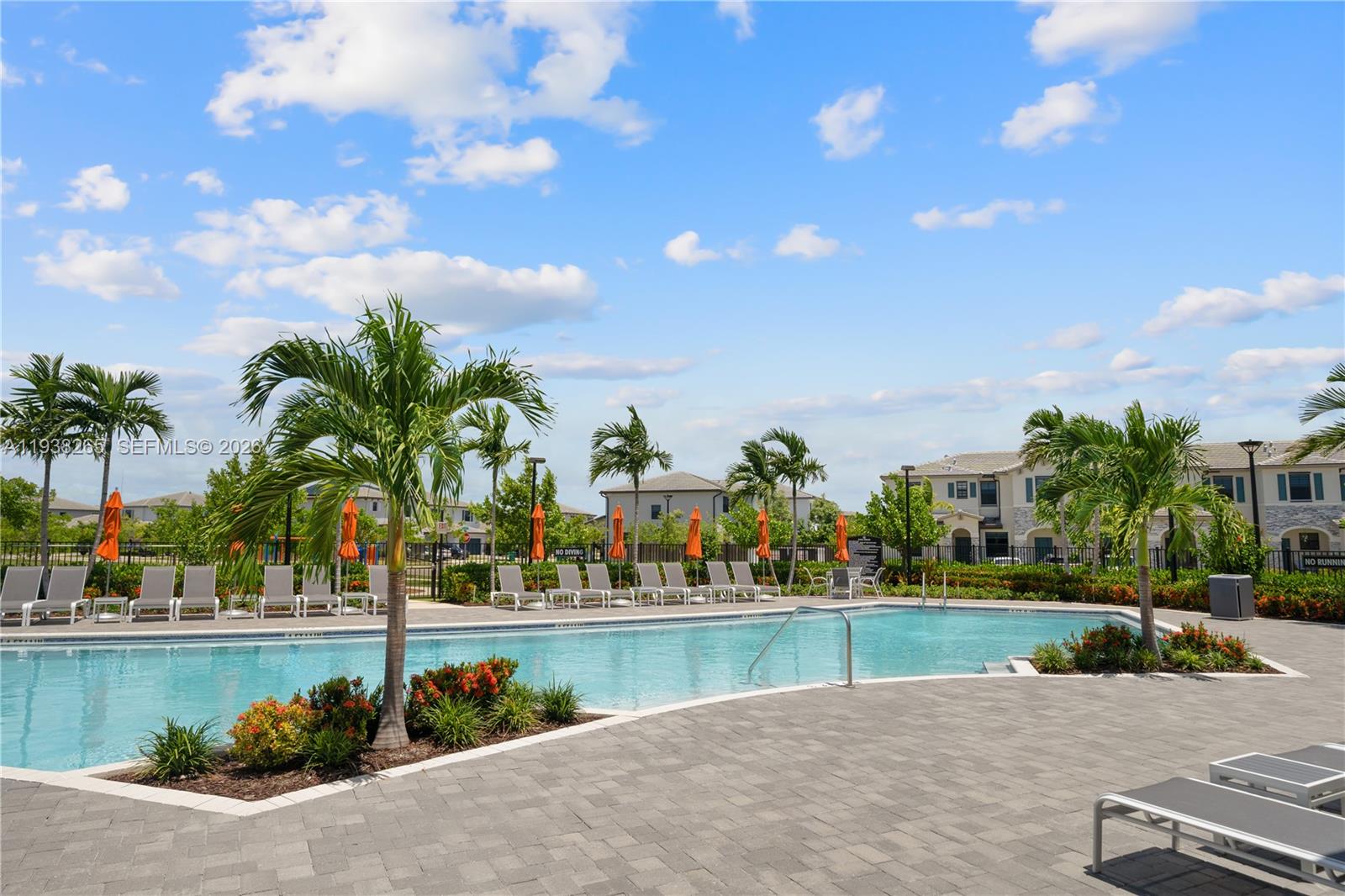 PINE ISLE - Residential