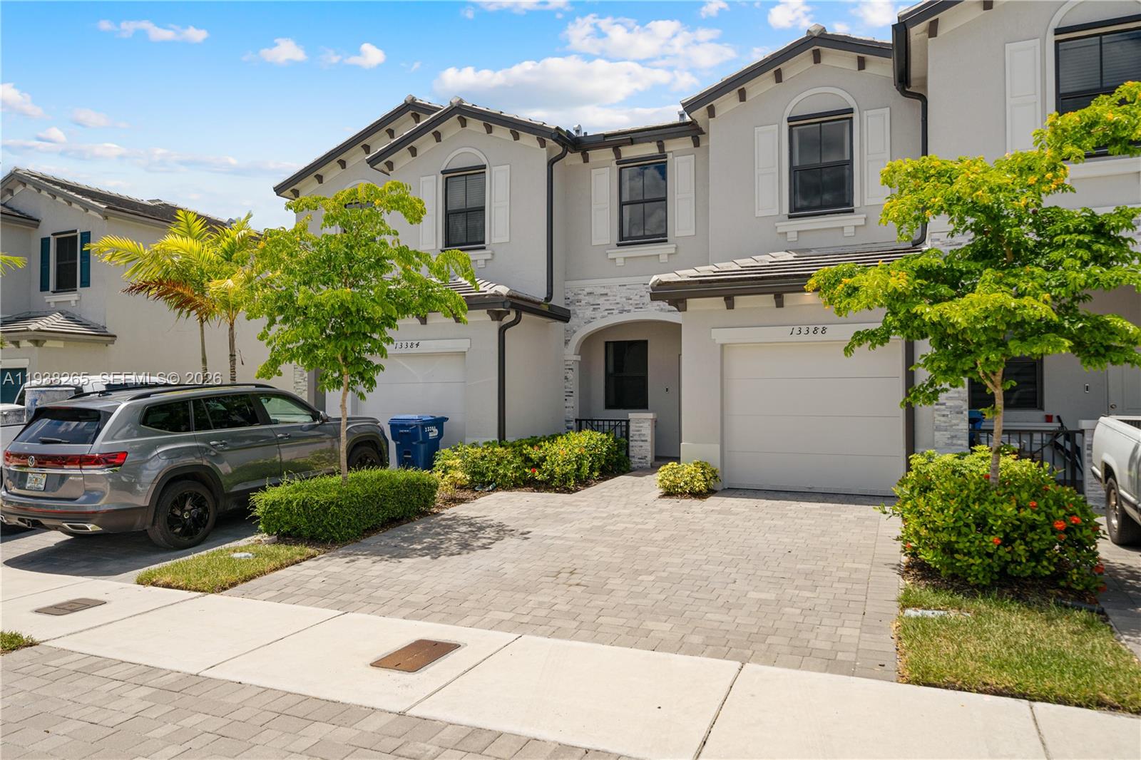 PINE ISLE - Residential