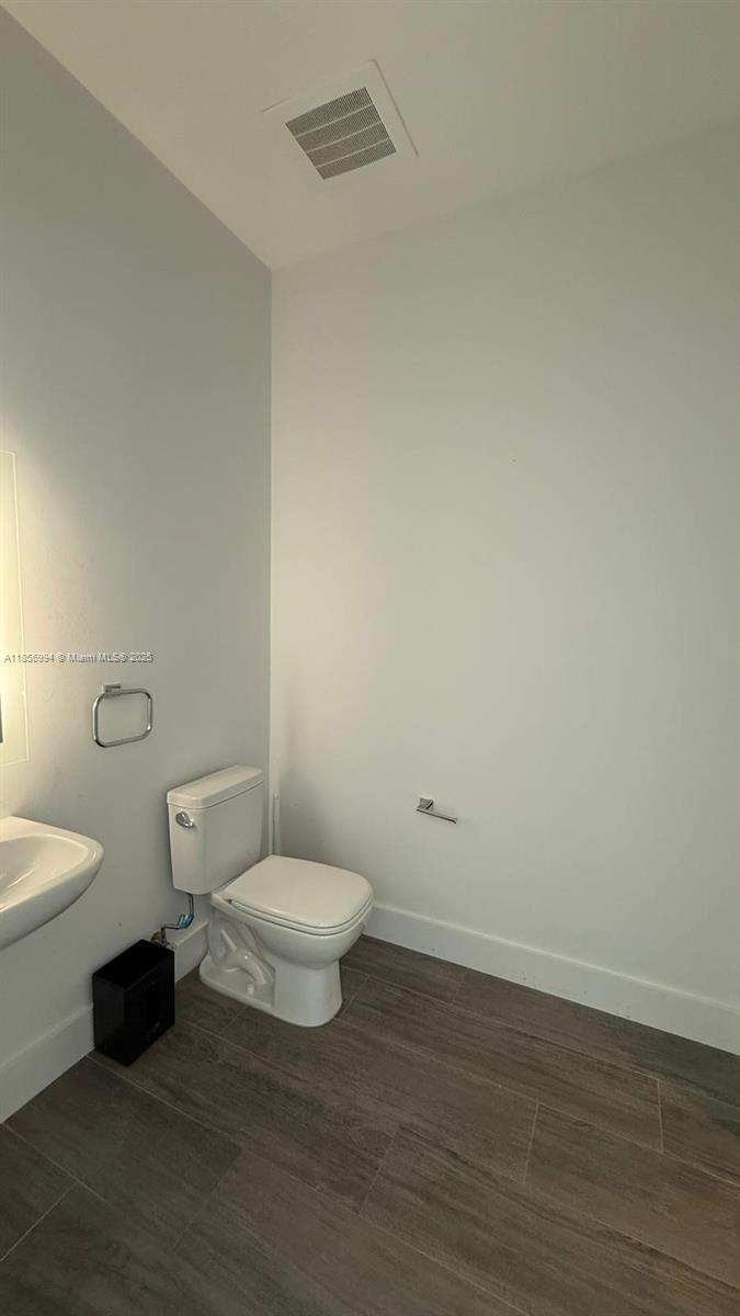 BISCAYNE BEACH CONDO - Residential Lease