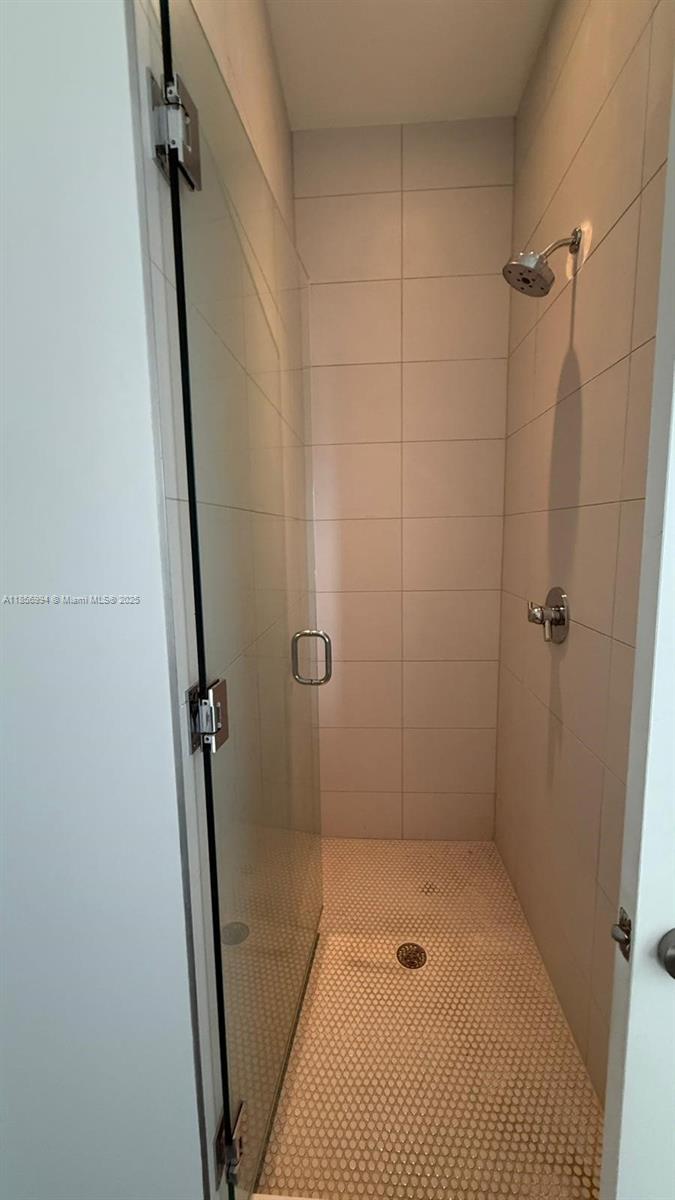 BISCAYNE BEACH CONDO - Residential Lease