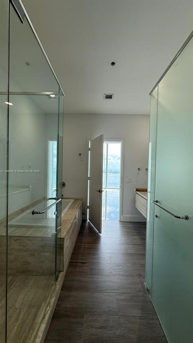 BISCAYNE BEACH CONDO - Residential Lease