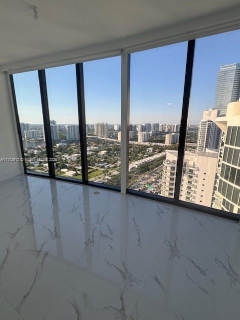 18555 COLLINS AVENUE COND - Residential
