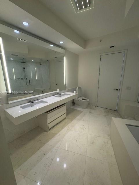 18555 COLLINS AVENUE COND - Residential
