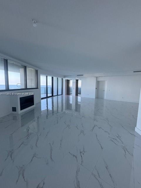 18555 COLLINS AVENUE COND - Residential