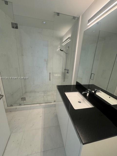 18555 COLLINS AVENUE COND - Residential