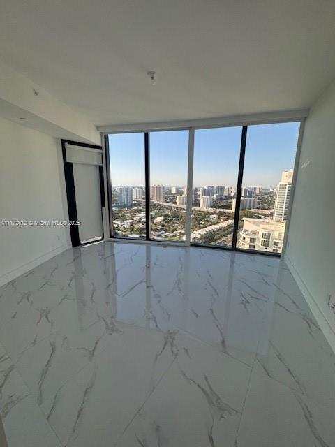 18555 COLLINS AVENUE COND - Residential