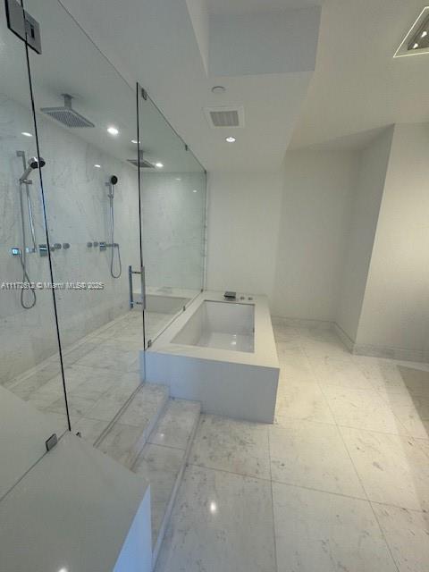 18555 COLLINS AVENUE COND - Residential