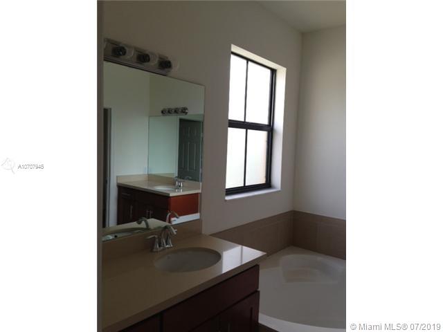DORAL CAY - Residential Lease