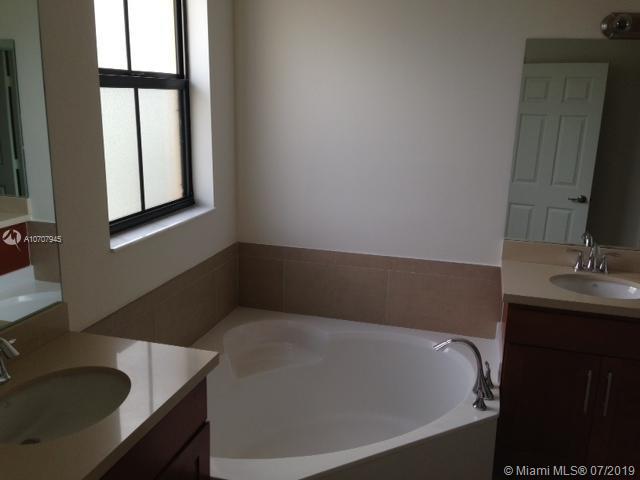 DORAL CAY - Residential Lease