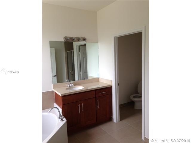 DORAL CAY - Residential Lease
