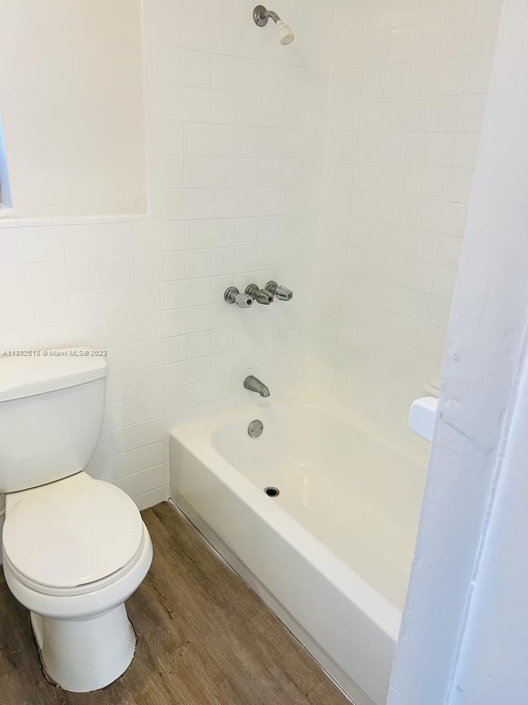 AMND PLAT OF MIAMI SUBURB - Residential Lease