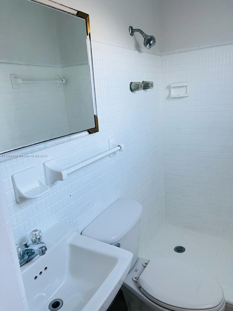 AMND PLAT OF MIAMI SUBURB - Residential Lease