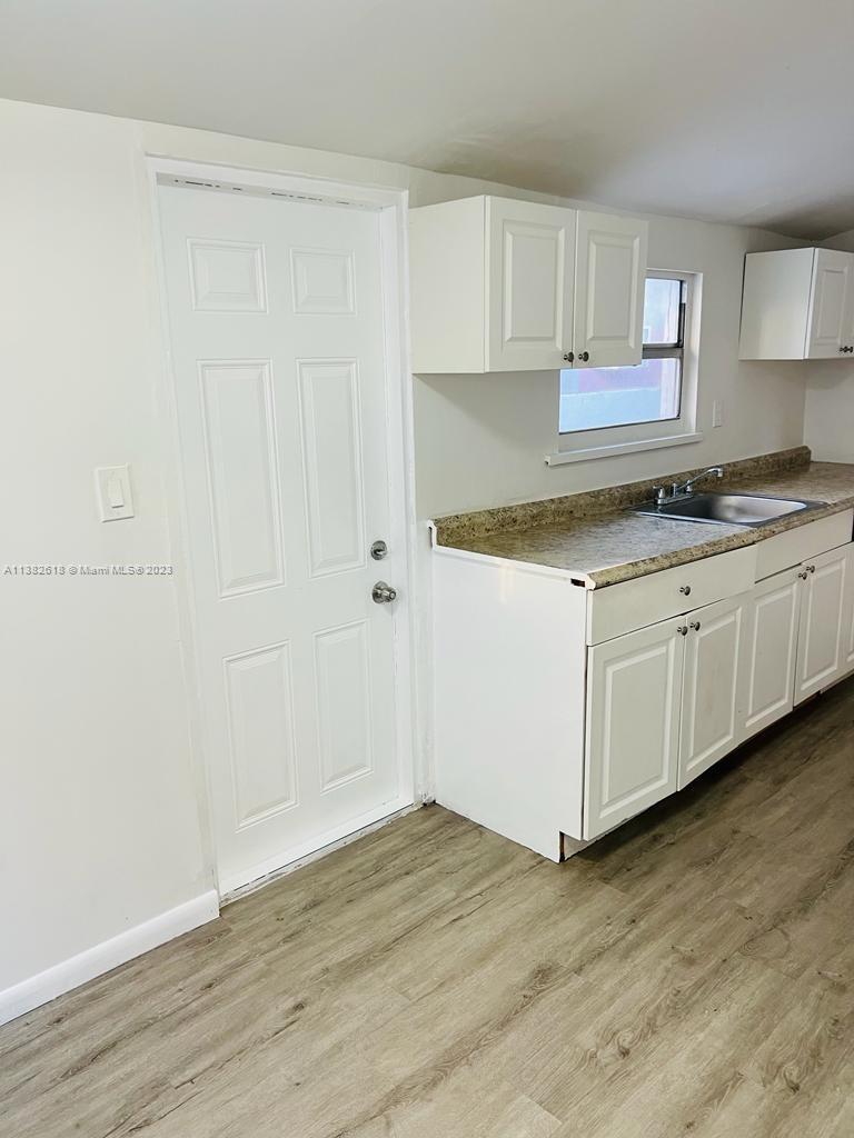AMND PLAT OF MIAMI SUBURB - Residential Lease