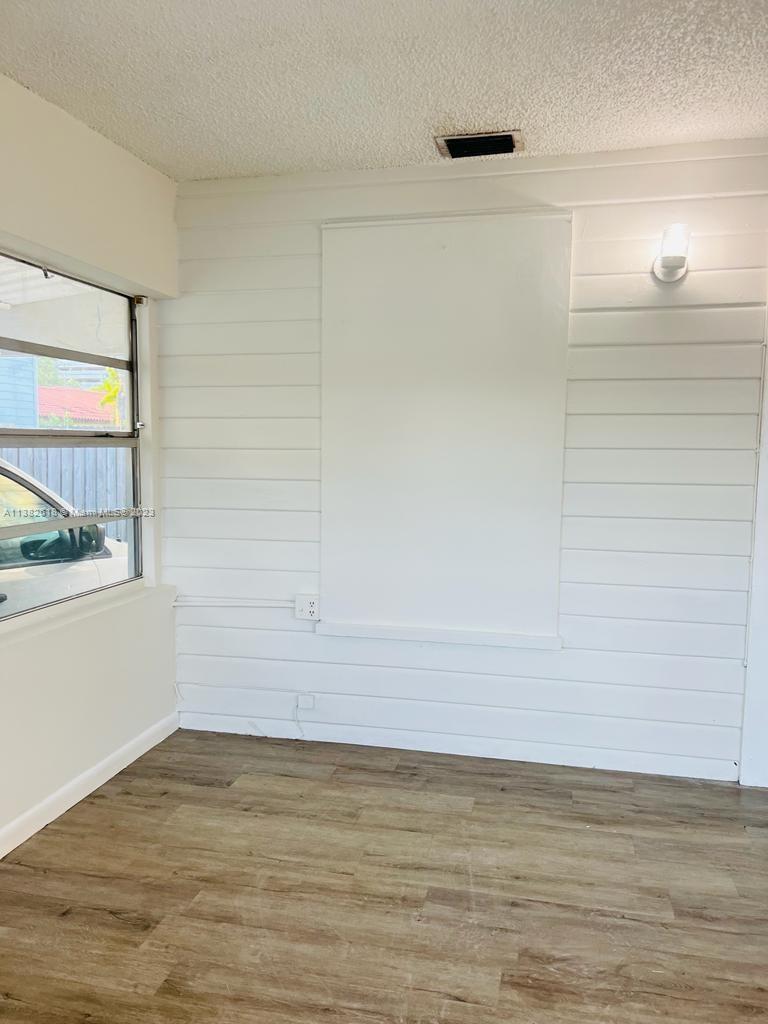 AMND PLAT OF MIAMI SUBURB - Residential Lease