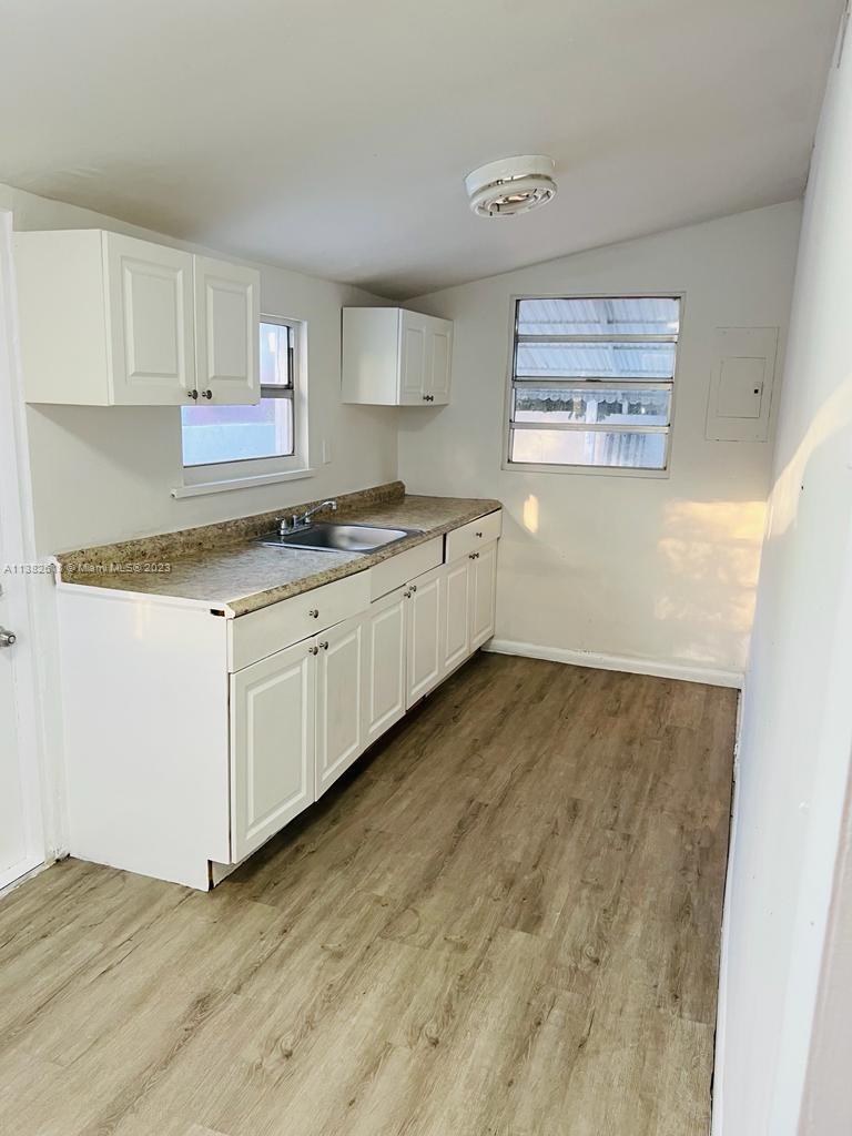 AMND PLAT OF MIAMI SUBURB - Residential Lease