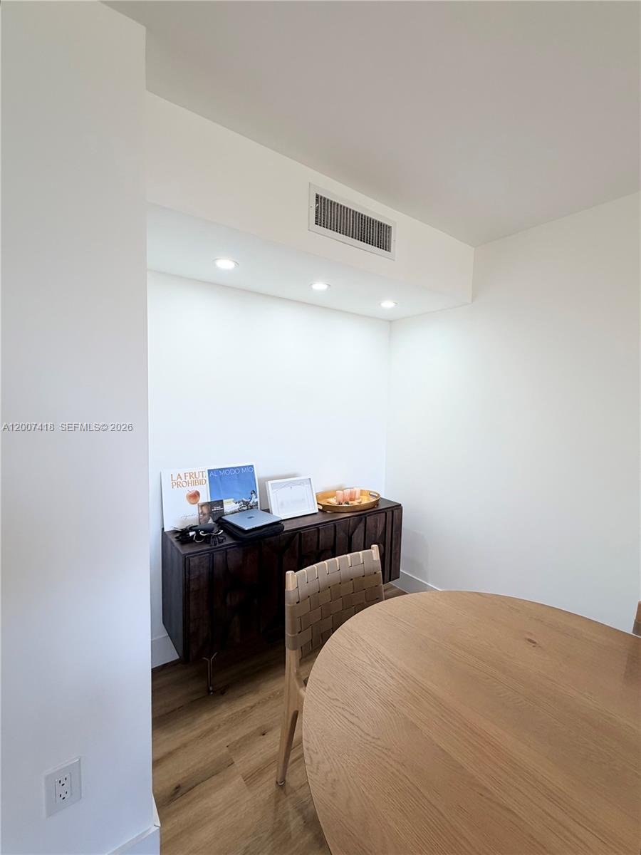 FLAMENCO CONDO-TOWER I - Residential
