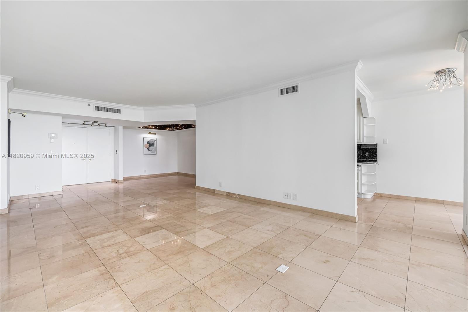 HAMPTONS WEST CONDO - Residential