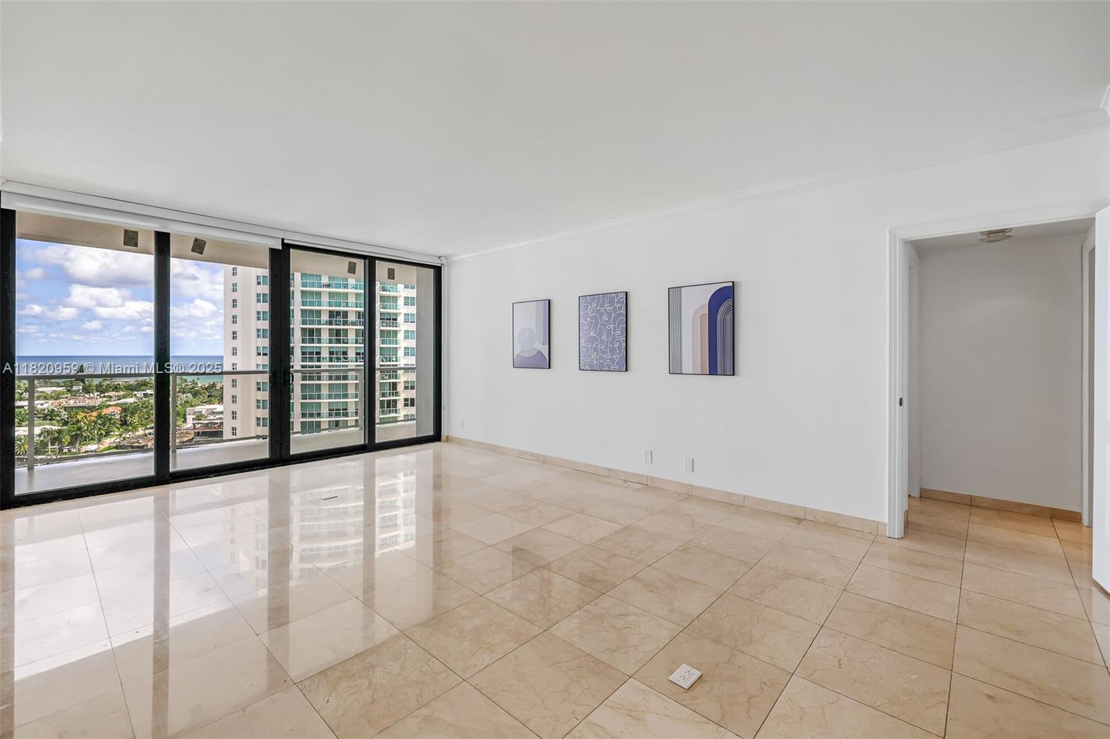HAMPTONS WEST CONDO - Residential