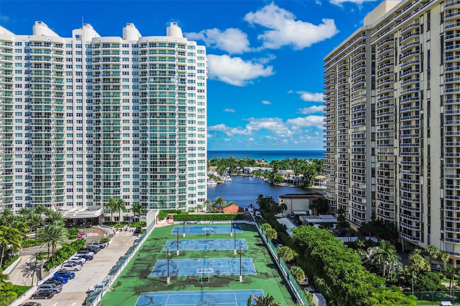HAMPTONS WEST CONDO - Residential