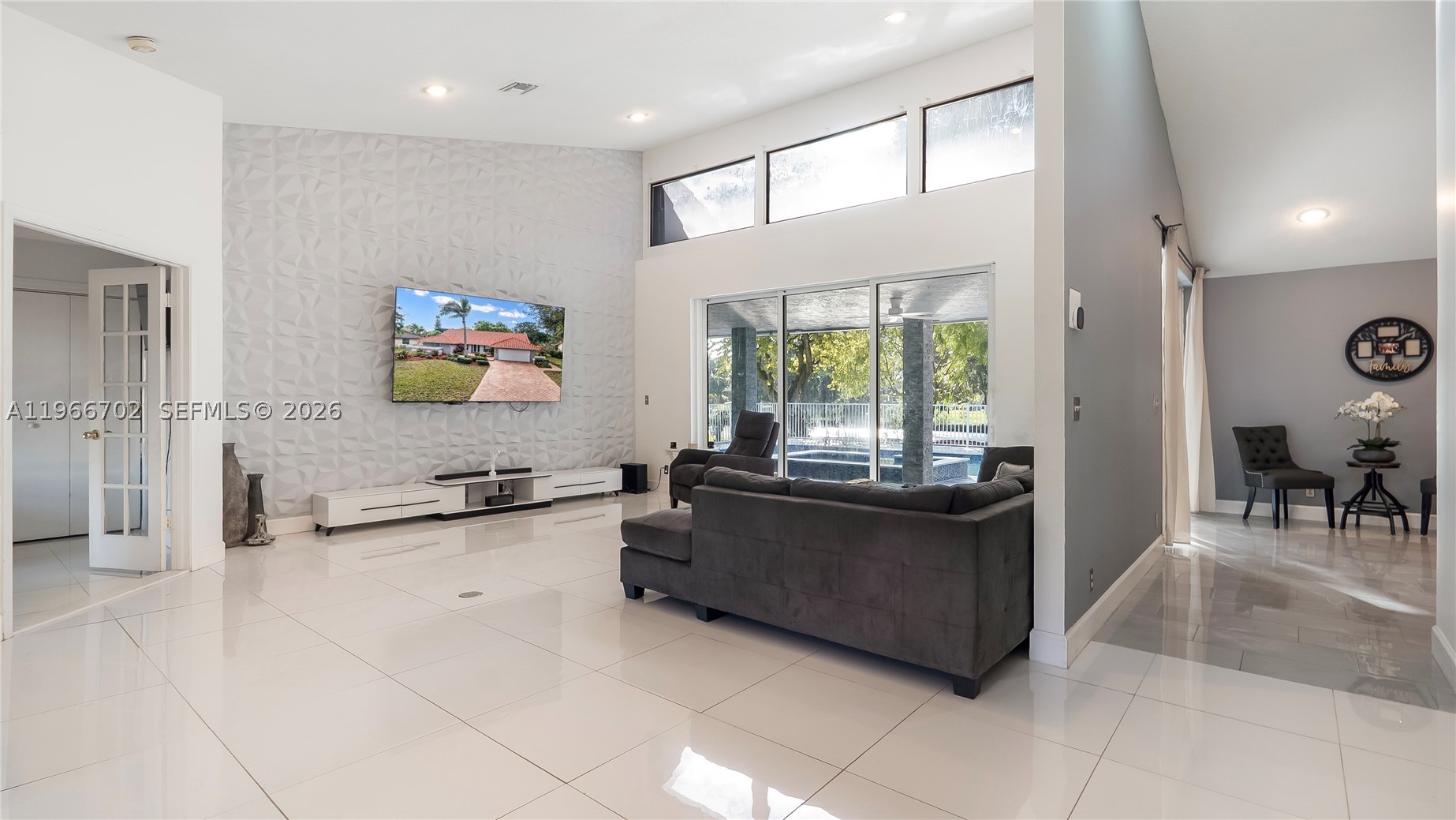 MAPLEWOOD - Residential