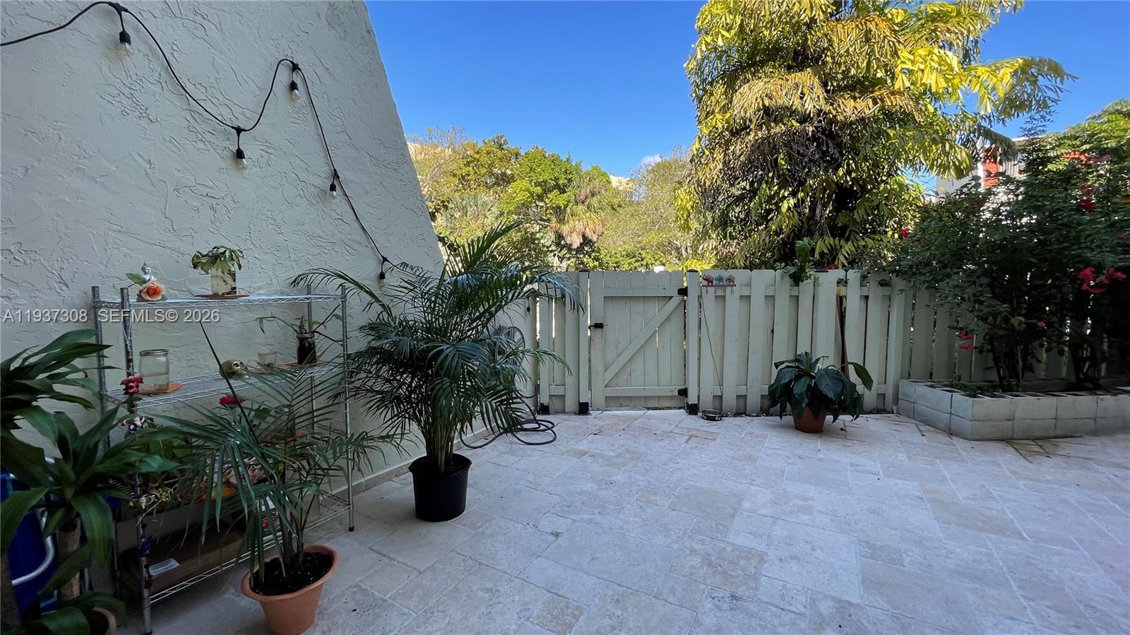 NORTHGATE TOWNHOUSE CONDO - Residential Lease