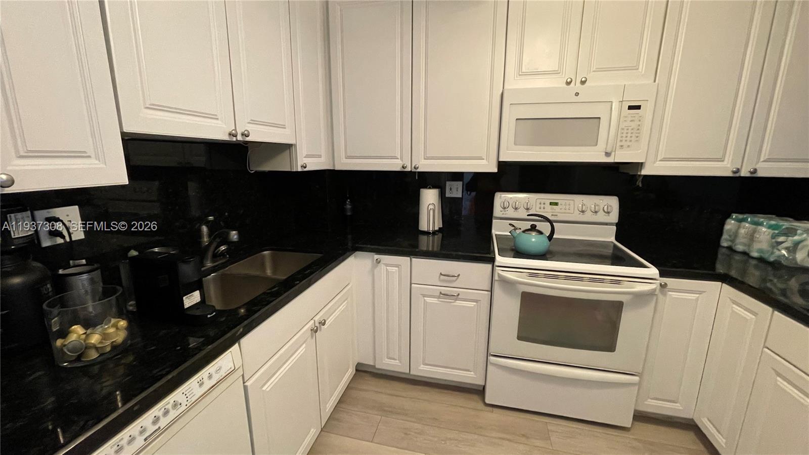 NORTHGATE TOWNHOUSE CONDO - Residential Lease