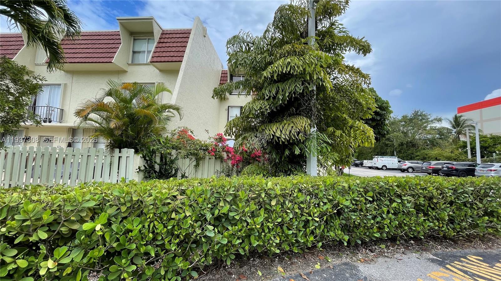 NORTHGATE TOWNHOUSE CONDO - Residential Lease